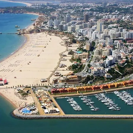 Apartament Da Rocha *